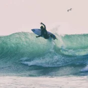 Le surfeur du Maroc: là où l’océan réveille l’âme - Maghrib Explor